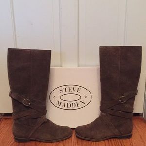 Steve Madden pull-on suede boots SZ 9